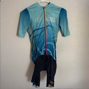 Eliel women’s cycling kit + gloves